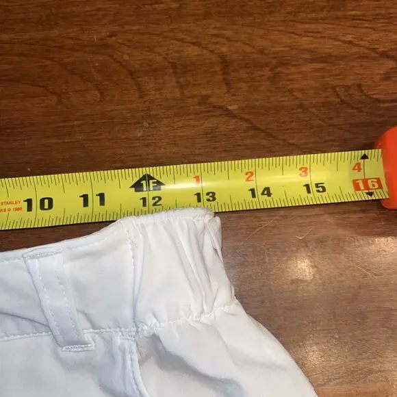 Columbia PFG Women's Size 2 White 6” Inseam Shorts - Picture 5 of 6